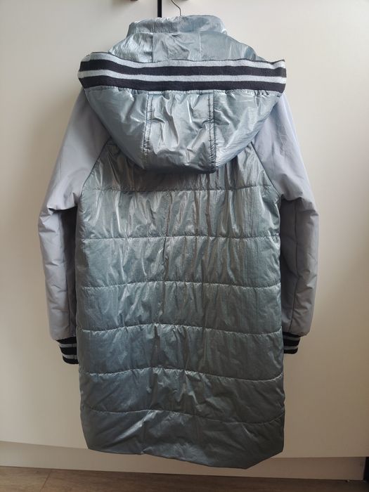 Продам куртку на девочку