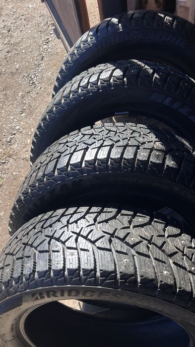 225/60 R17 Bridgestone 4шт