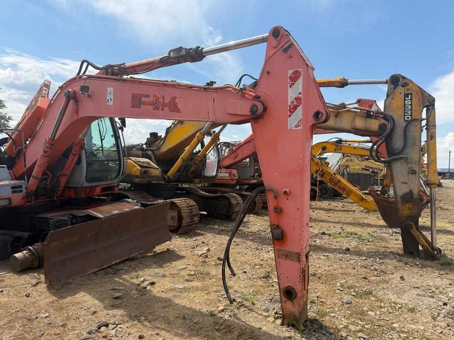 Brat excavator pe roti Fiat Kobelco E175W