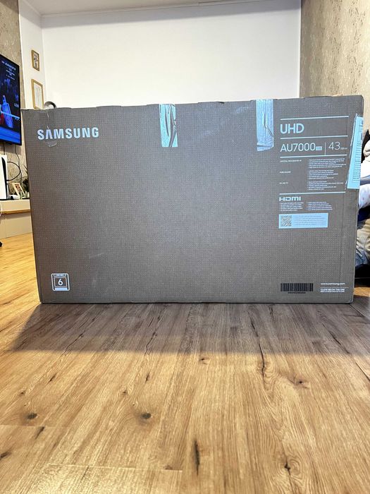 Smart TV Samsung 4K 108cm - Pachet Complet + Accesorii Montare Perete