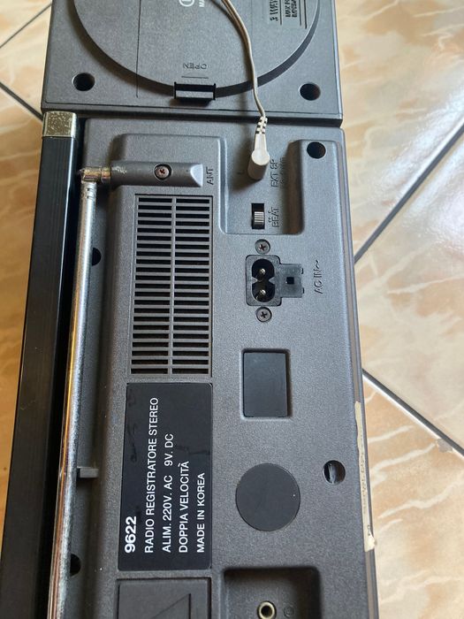 Boombox radiocasetofon TREVI 9622 made in Korea Arad • OLX.ro