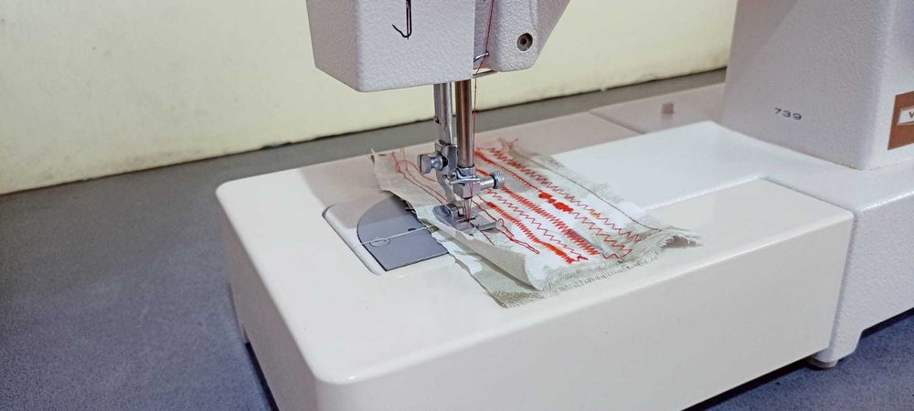 Masina de cusut Victoria Metalica