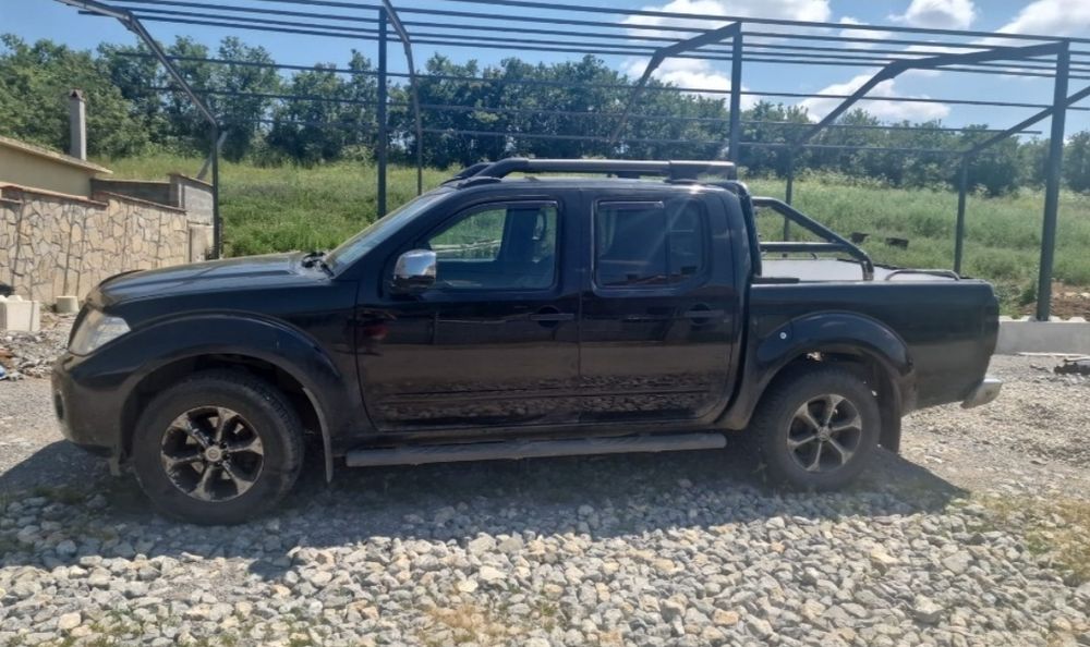 Nissan Navara TEKNA 2.5-DCI-190кс-2012г