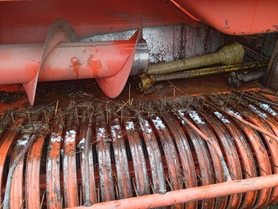 Трактор и пресс обмен г