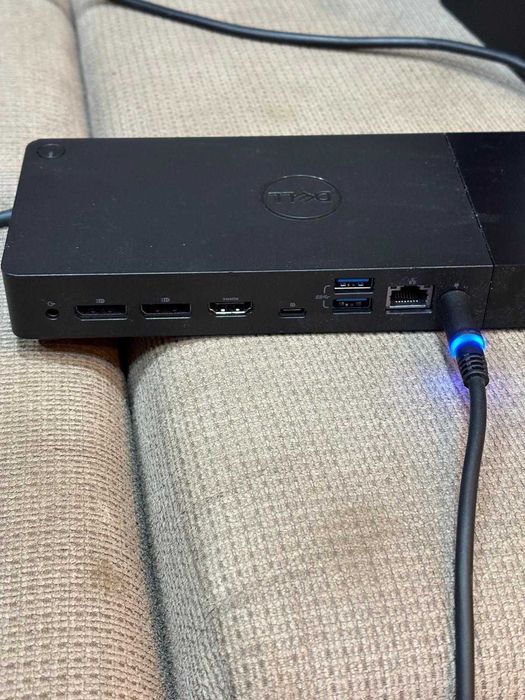 Docking Station Dell WD19 USB-C cu Încărcător Original Dell 130W – Stare Excelentă