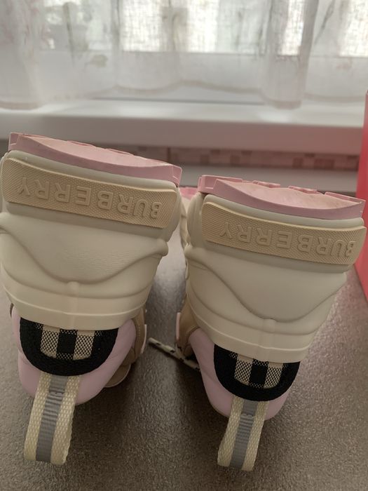 Adidasi Burberry