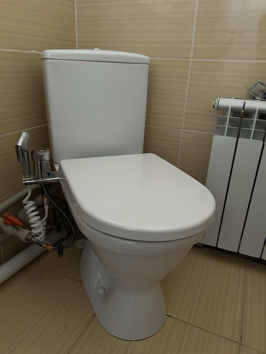 Умывальник и унитаз