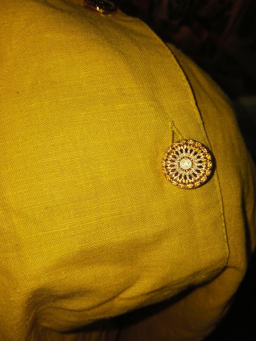 Cămașă din in mai mult decât deosebită, cu detalii fine