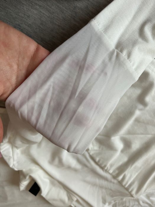 Костюмче от 2 части пола и дантелена блуза с дълъг ръкав