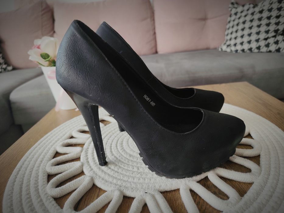 Черни дамски обувки