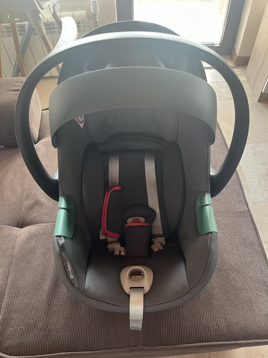 Cybex Aton B стол за кола