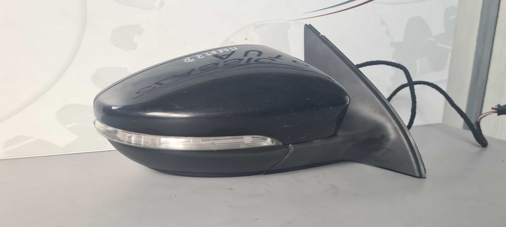 Огледало VW Passat 7 2012г.