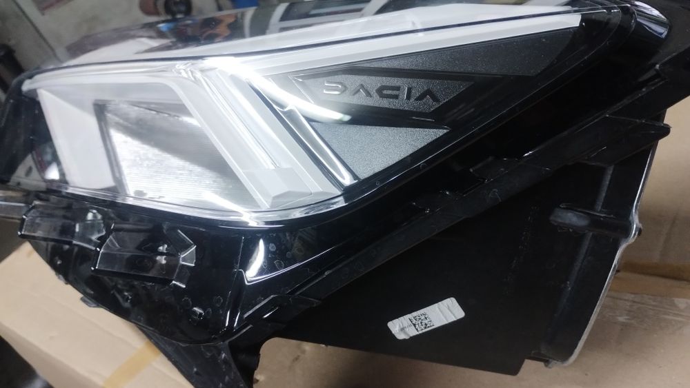 Фарове за Дачия Сандеро последен модел