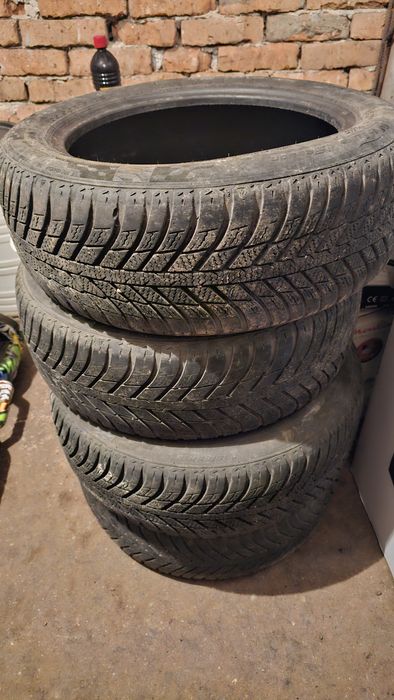 Продавам всесезонни гуми 185 / 55 / 15