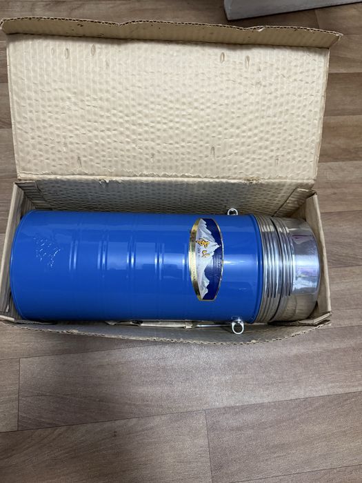 Продаётся новый  Термос