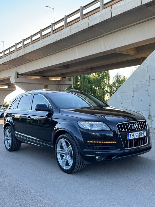 Vând Audi Q7 2011