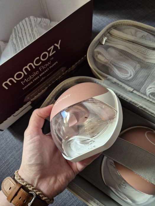 Помпа за кърма Momcozy M9 с още една помпа подарък към нея