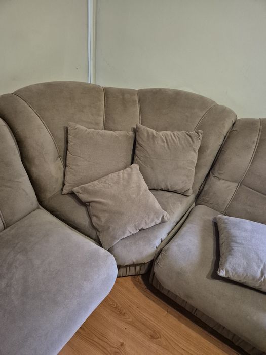 Диван от три части