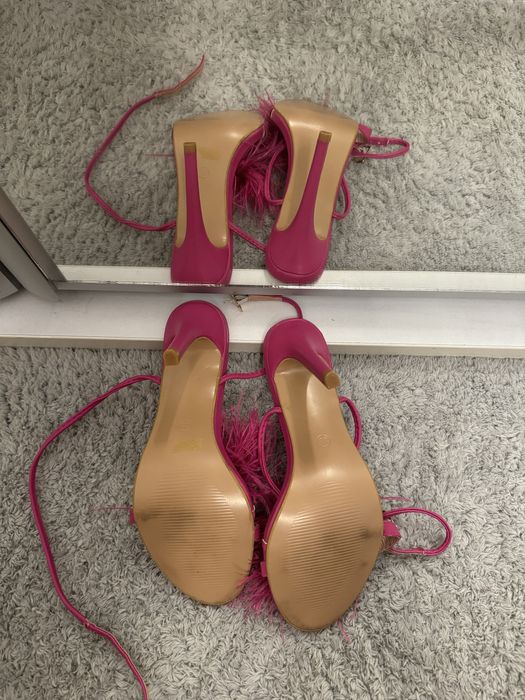 Sandale cu toc roz 38