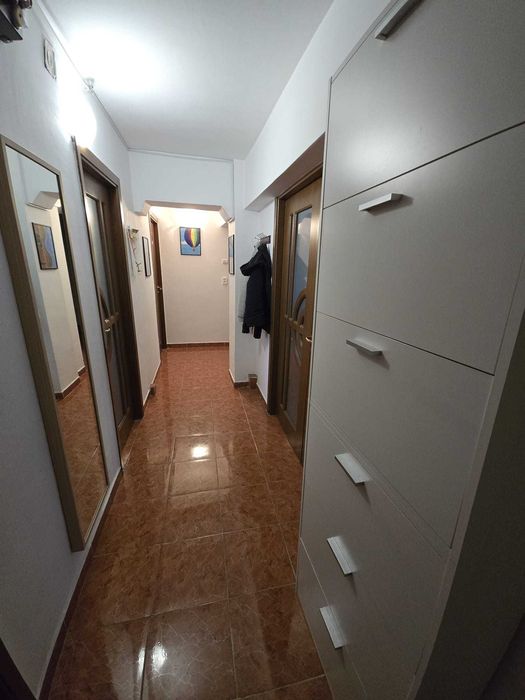 Vând apartament cu 3 camere - zona Astra - Zorilor