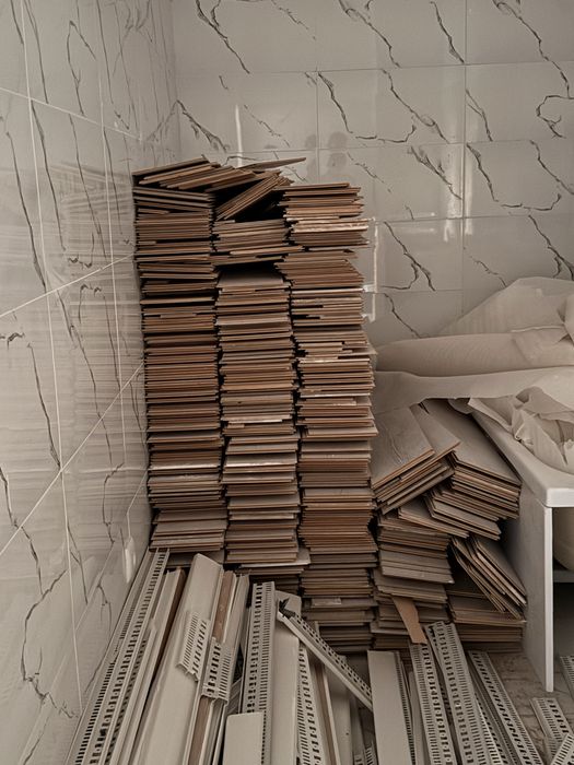 Ламинат кв 2000+ плинтус подарок.