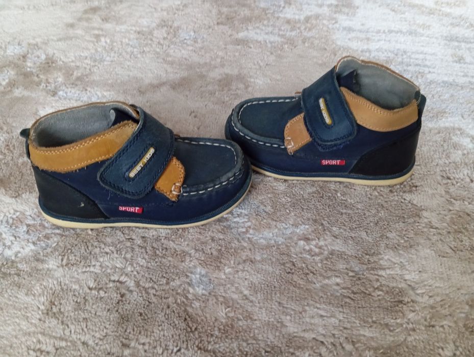 Продам детскую обувь размеры от 21 до 26