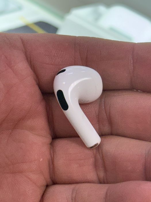 Правое ухо от Airpods 3 оригинал