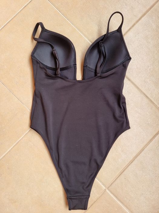 SALTY Цял бански с оформящ ефект