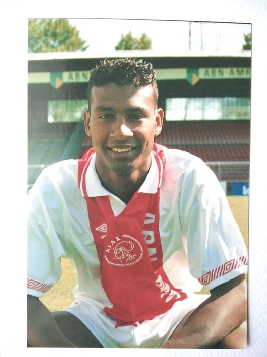 Стари футболни картички с автографи, снимки и др.