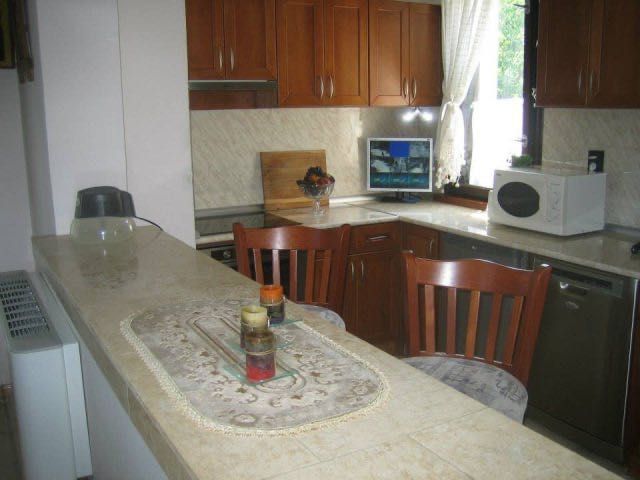 Дава се под наем Къща в Троян - 500 кв.м за 306 € - Снимка #17