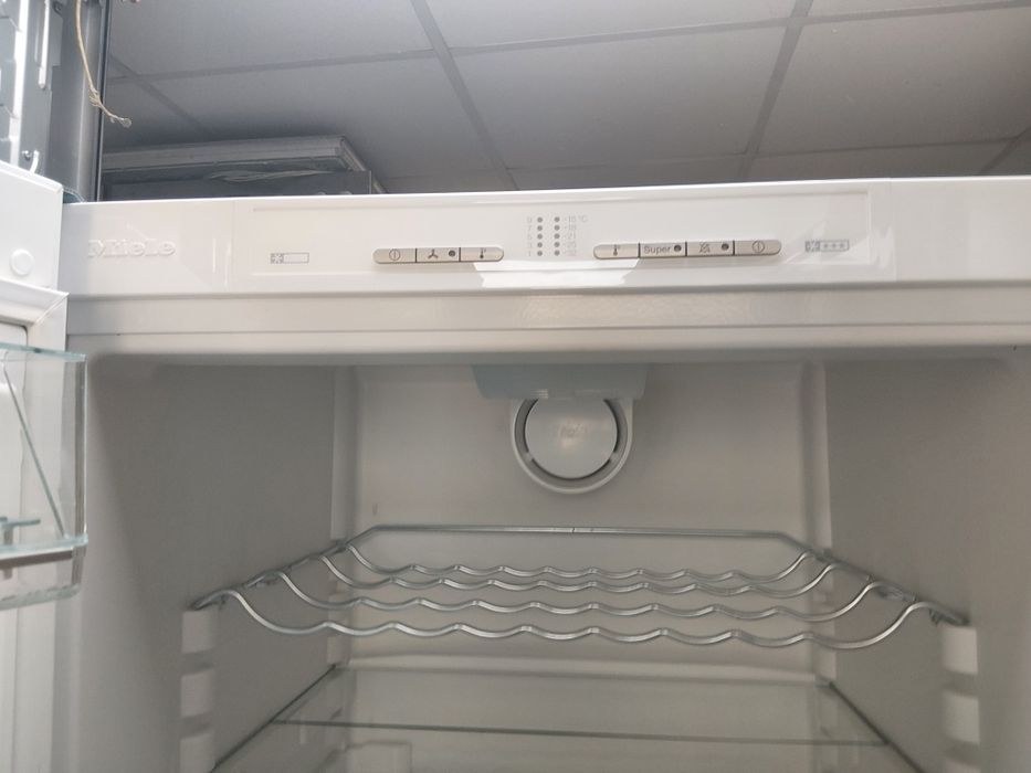 Комбиниран хладилник с фризер Миеле Miele Made in Germany No Frost  с 2 години гаранция!