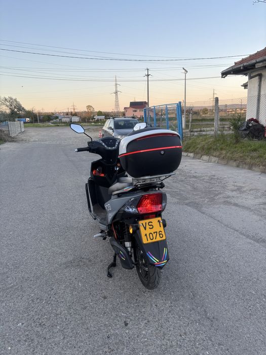 Vand scuter electric
