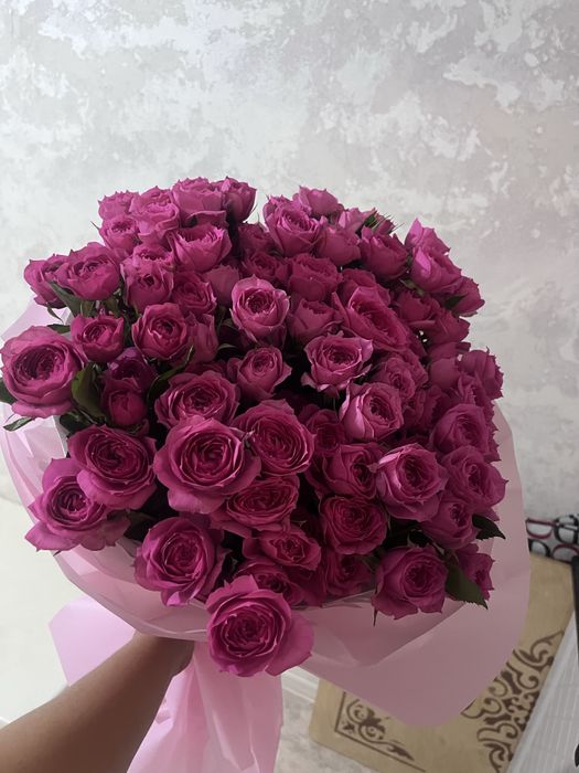 Цветы свежие, кустовые розы