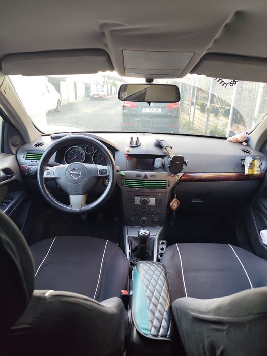 Vând Opel Astra h 1.7 cdti