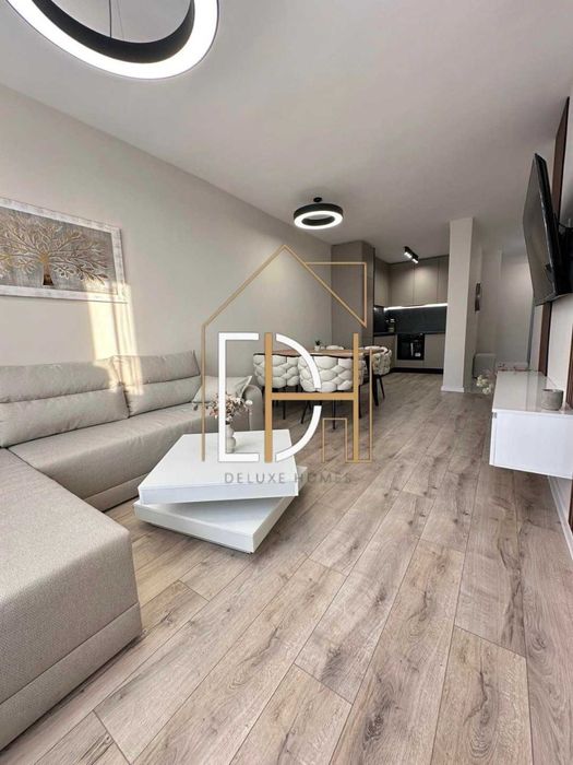 Продава се Тристаен апартамент в Пловдив, Съдийски - 125 кв.м за 1504 €/кв.м - Снимка #2
