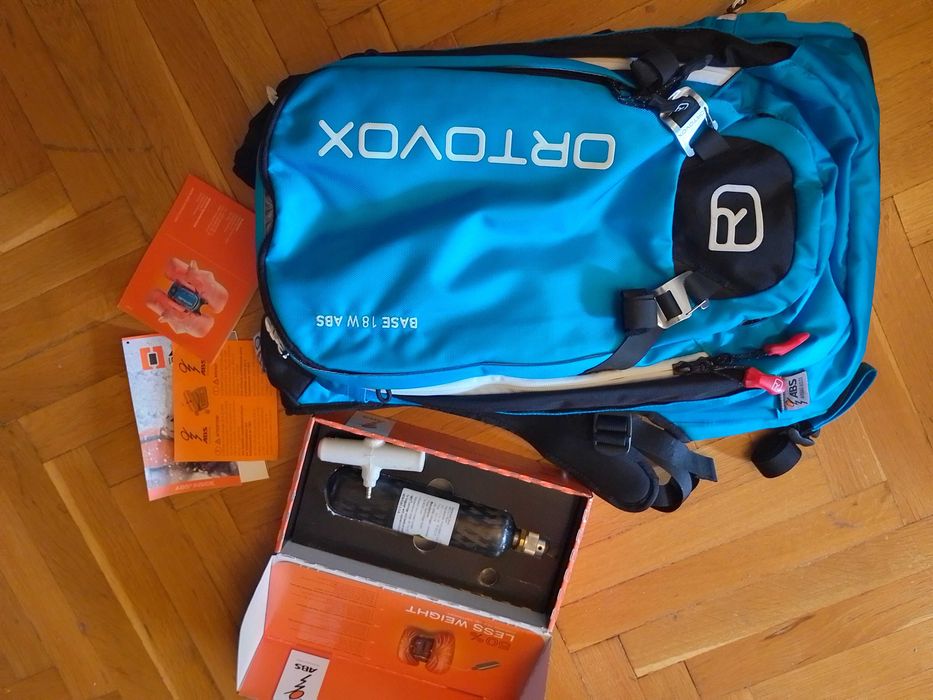 Лавинна раница Ortovox airbag base 18 с карбонова бутилка