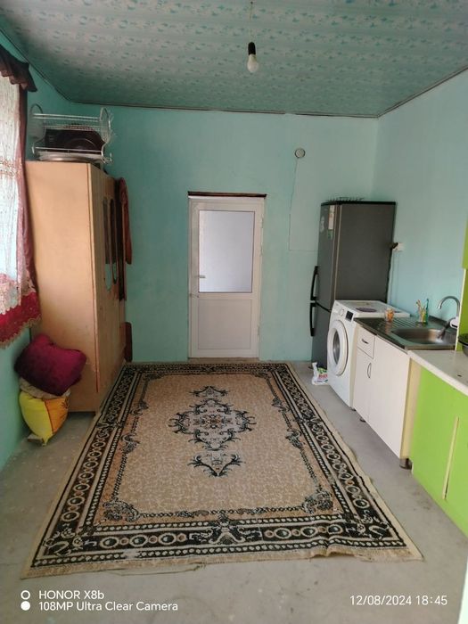 Hovli sotiladi              .