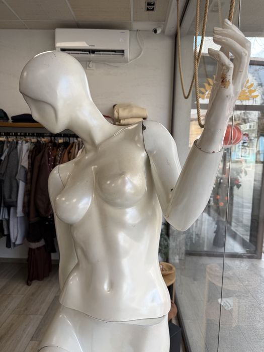 Дамски манекен .