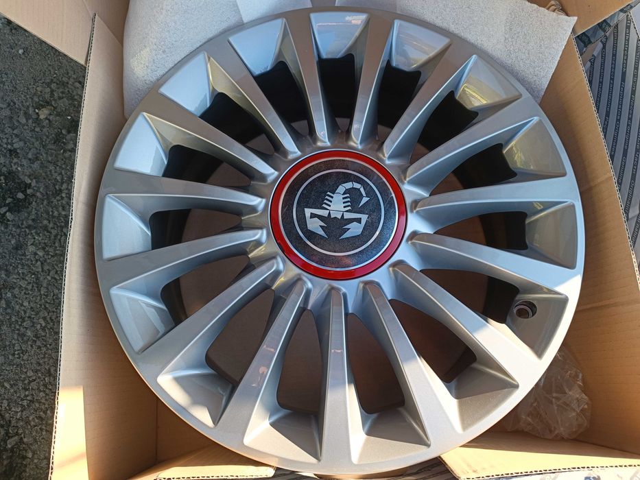 Оригинални джанти 17 цола 5 98 за Fiat 500L