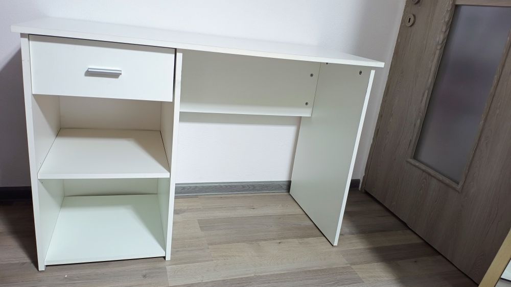 Birou alb Momax + scaun negru copii