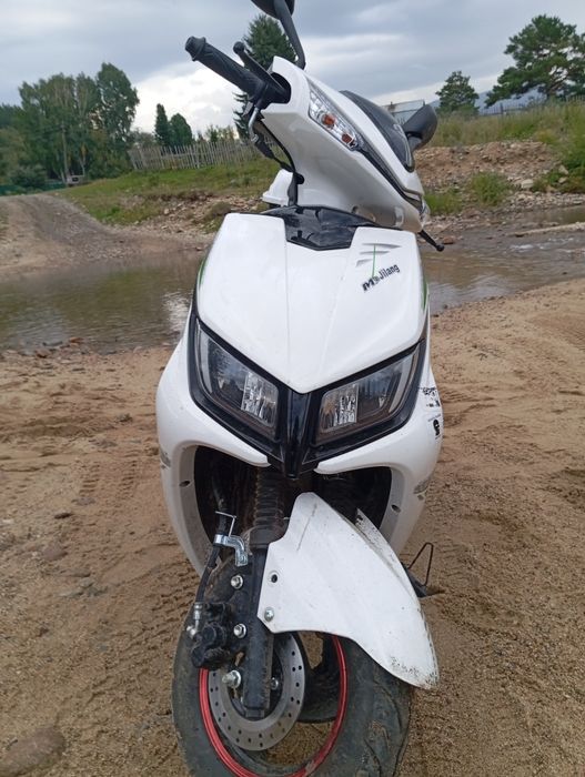 Продам скутер 150 кубов