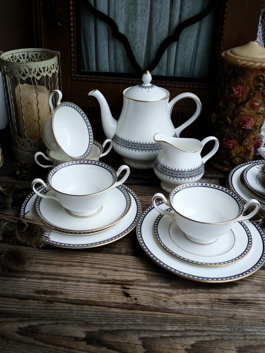 Костен порцелан Сервиз