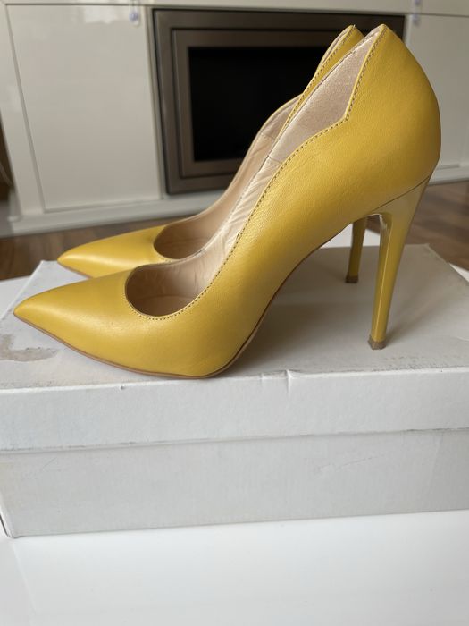 Обувки на ток