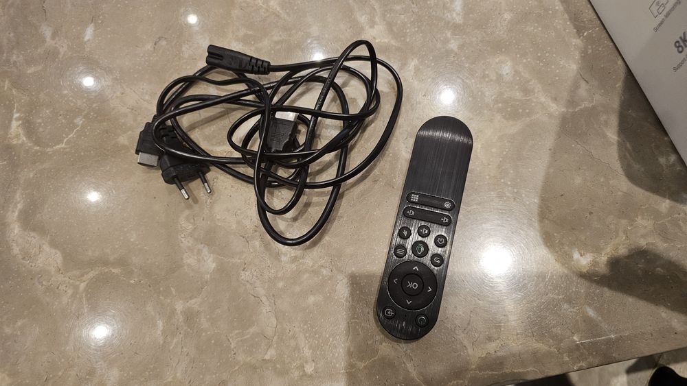 Videoproiector LED UHD / 8K – Nou (Doar testat, pachet complet la cutie)