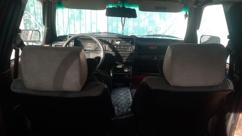 Машина Гольф2 1991.обем1.8автомат