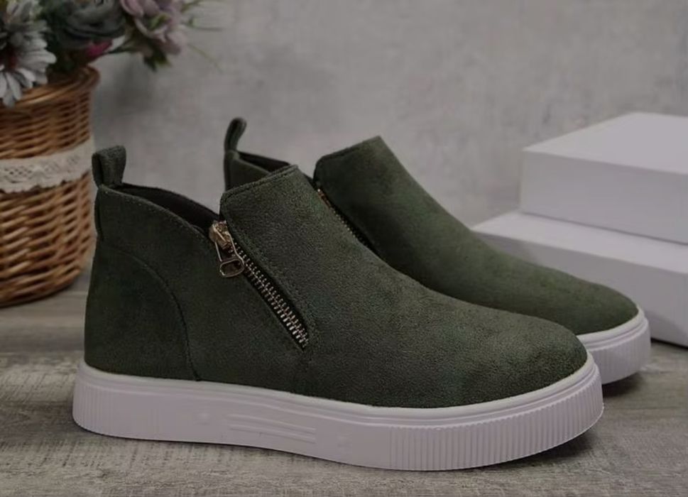 Няколко чифта дамски обувки 40-41н