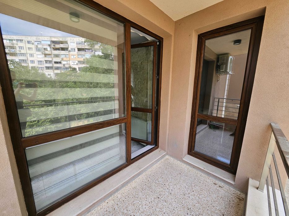 Продава се Двустаен апартамент в Пловдив, Христо Смирненски - 75 кв.м за 2027 €/кв.м - Снимка #3