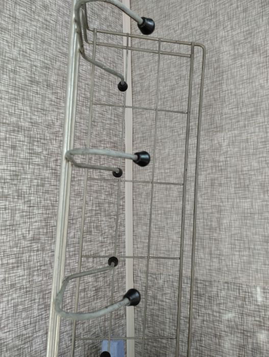 Продам Вешалку бу