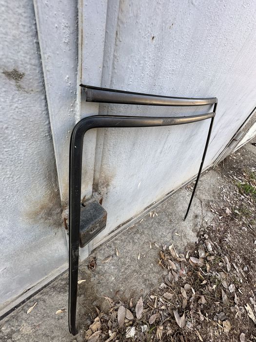 Молдинги заднего стекла на БМВ Е34