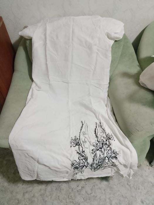 Продам два платья, женские б/у